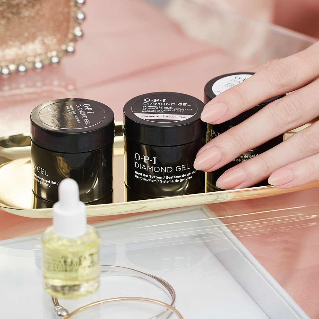 Noul OPI Diamond Gel pentru unghii cu aspect impecabil, mai puternice și mai strălucitoare