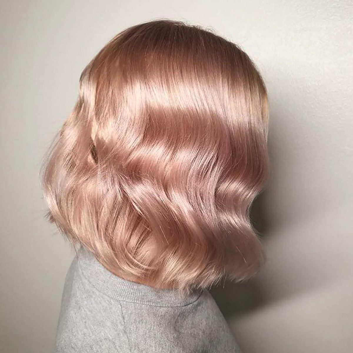 8 factori care contribuie la deteriorarea părului