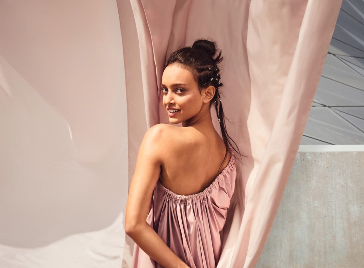 Coafuri de petrecere: de la cozi de cal la cocuri clasice. Alege-ți preferata și strălucește!