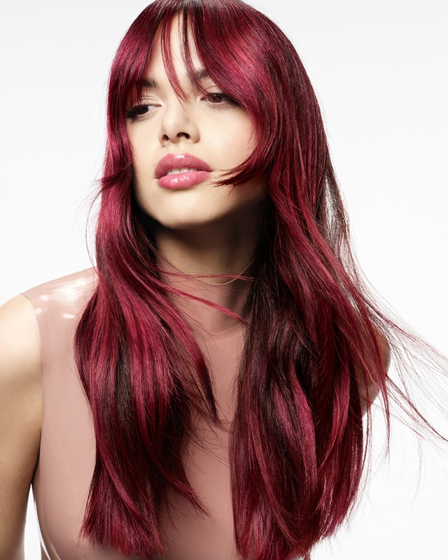 Photo finish hair. Cum obții un păr cu efect de oglindă?