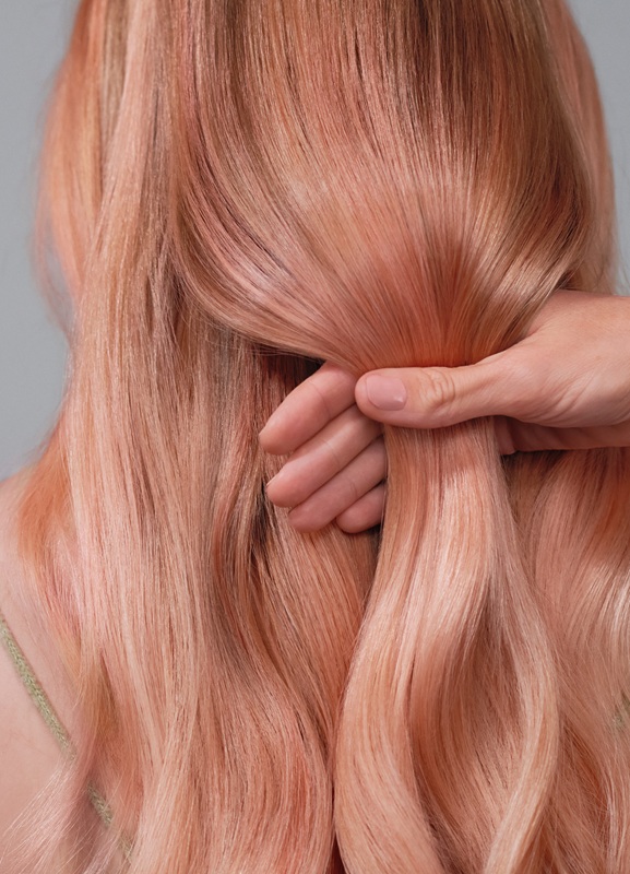 Mergi pe roz. Cum poți să îți vopsești singură părul în roz?