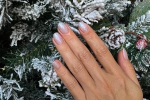 Velvet nails, noul must-have al sezonului rece