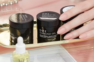 Noul OPI Diamond Gel pentru unghii cu aspect impecabil, mai puternice și mai strălucitoare