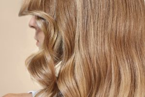 Cum obții un ombre caramel perfect și cum menții culoarea până la următoarea vizită la salon