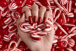 OPI lansează colecția Good Enough to Treat, inspirată de dulciuri, pentru sărbătorile de iarnă 2025