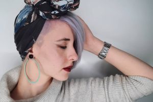 Soare, stil și protecție: coafuri care cuceresc vara